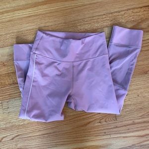 Light mauve Fabletics cropped athletic leggings